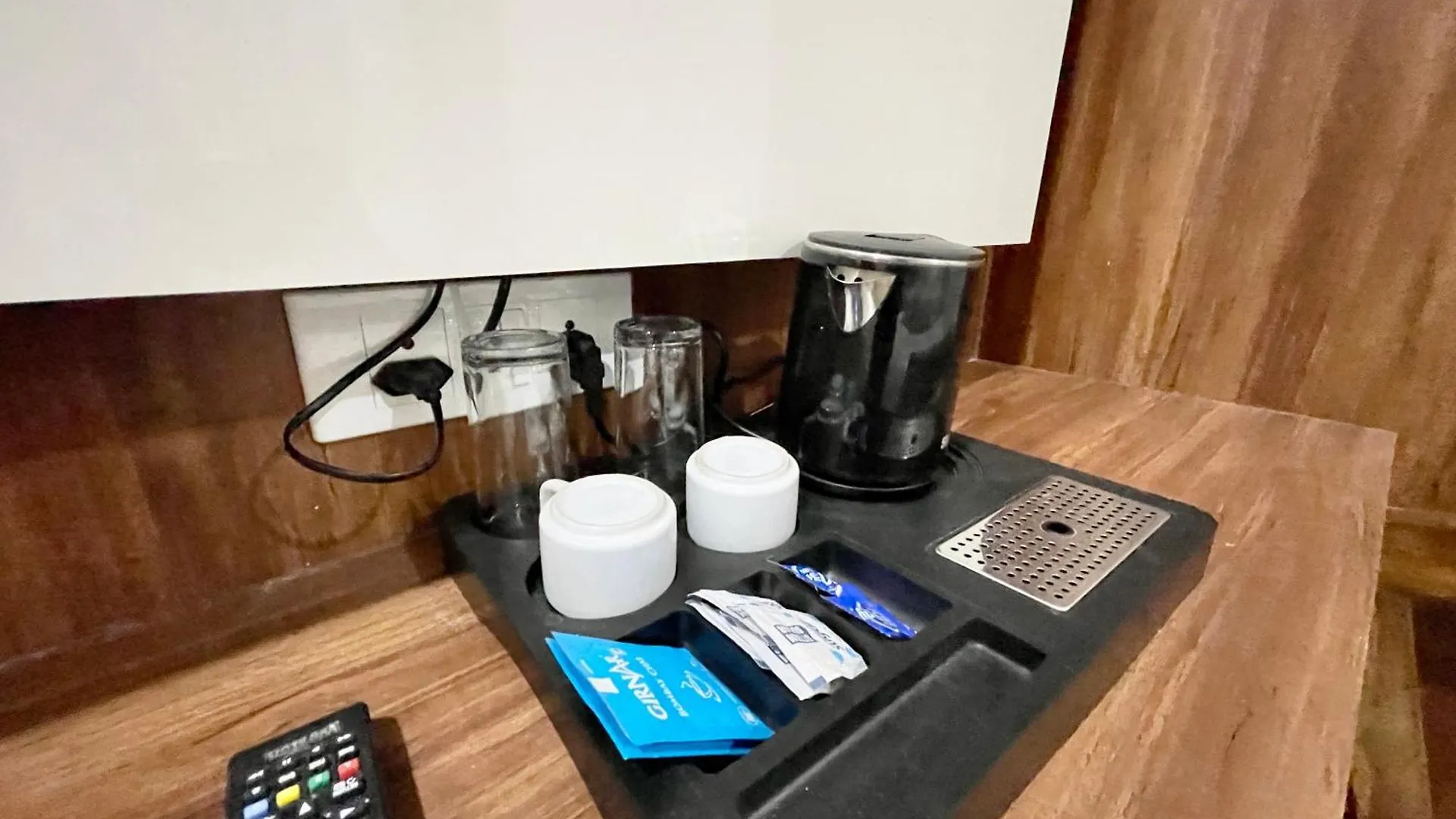 Hotel Srk ! Varanasi ! Fully-Air-Conditioned Hotel At Prime Location With Lift-Wifi-Restaurant Availability, Near Kashi Vishwanath Temple, And Ganga Ghat, Luxurious Rooms