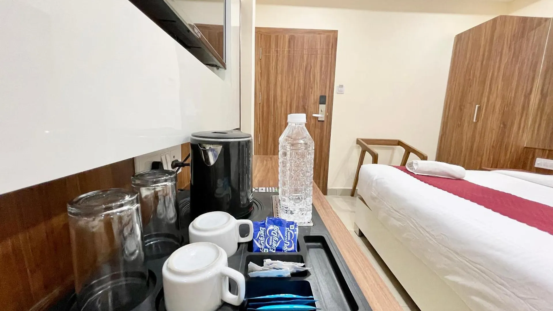 Hotel Srk ! Varanasi ! Fully-Air-Conditioned Hotel At Prime Location With Lift-Wifi-Restaurant Availability, Near Kashi Vishwanath Temple, And Ganga Ghat, Luxurious Rooms 4*,